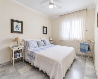 Resale - apartment - Marbella - Elviria
