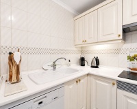 Resale - apartment - Marbella - Elviria