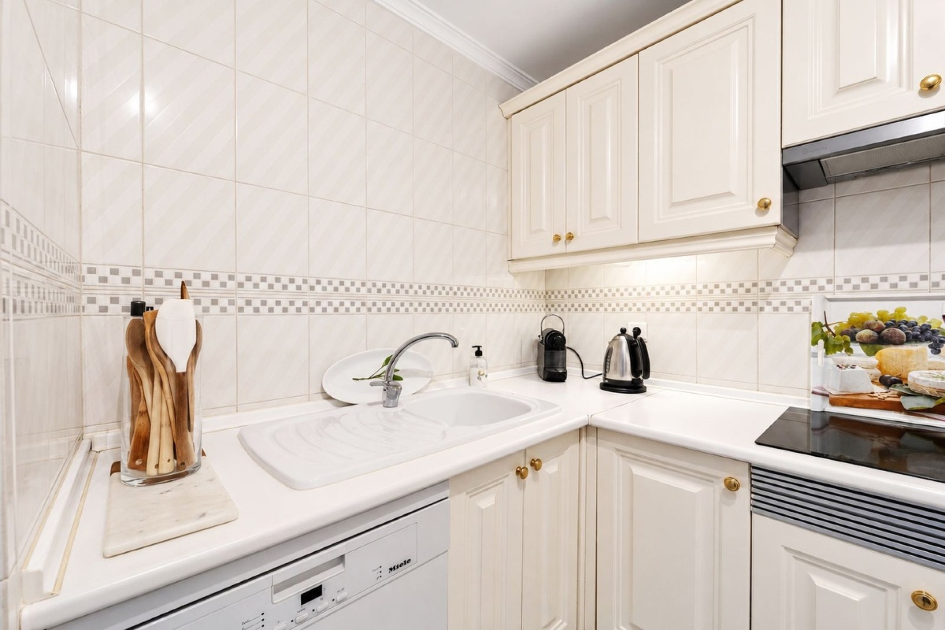 Resale - apartment - Marbella - Elviria