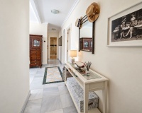 Resale - apartment - Marbella - Elviria