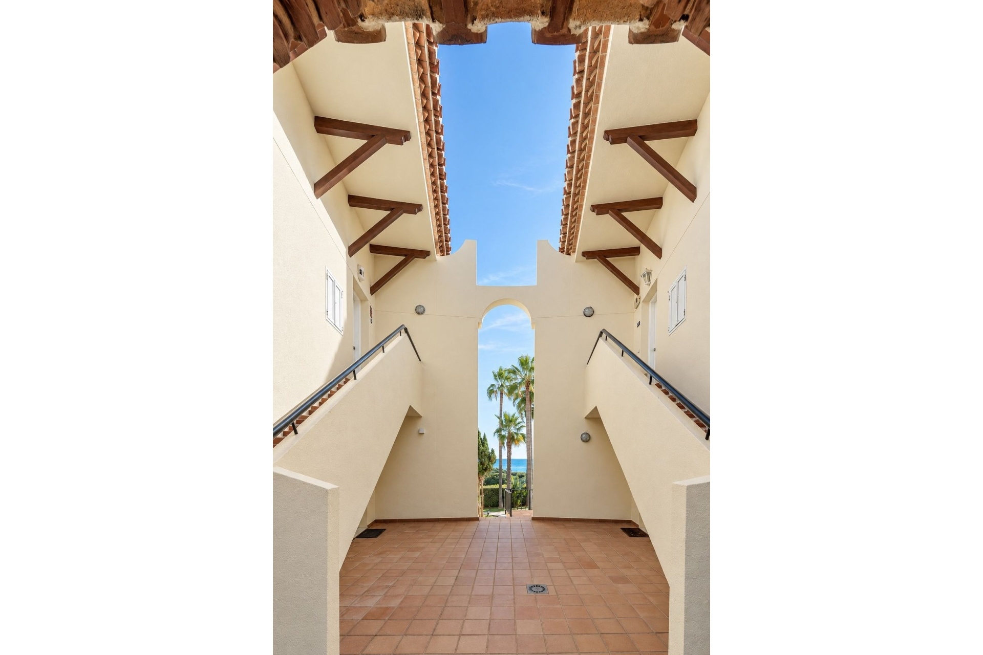 Resale - apartment - Marbella - Elviria
