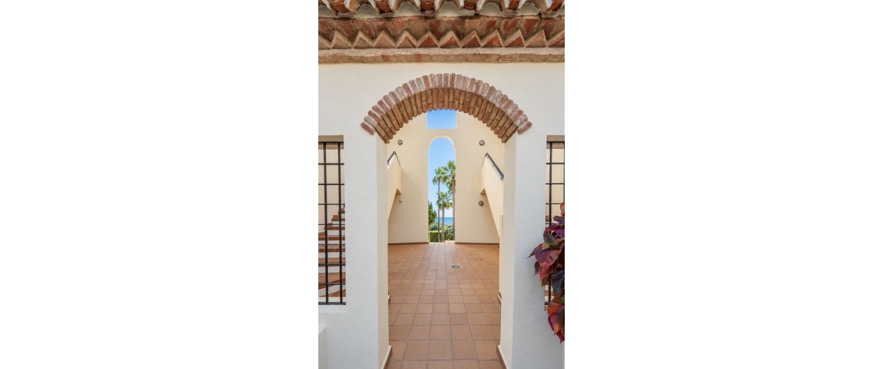 Resale - apartment - Marbella - Elviria