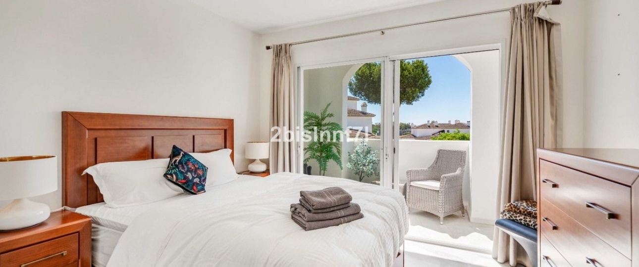 Resale - apartment - Marbella - Elviria