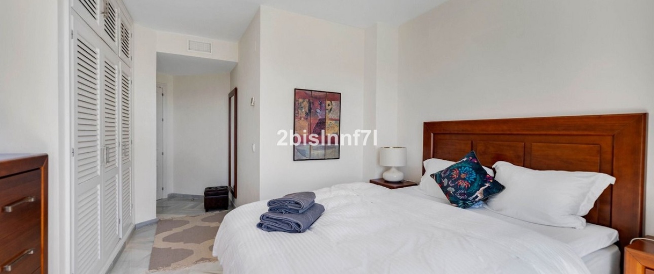 Resale - apartment - Marbella - Elviria