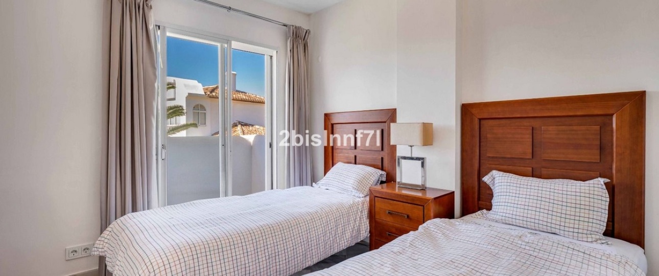 Resale - apartment - Marbella - Elviria