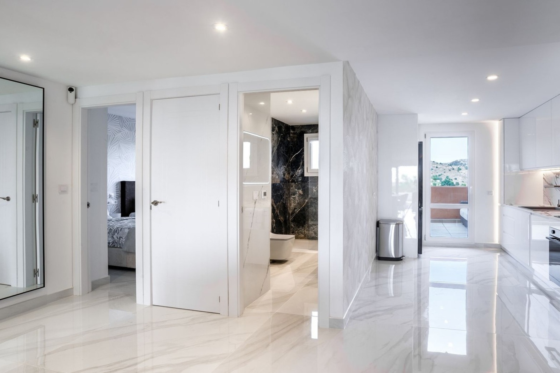Resale - apartment - Marbella - Elviria