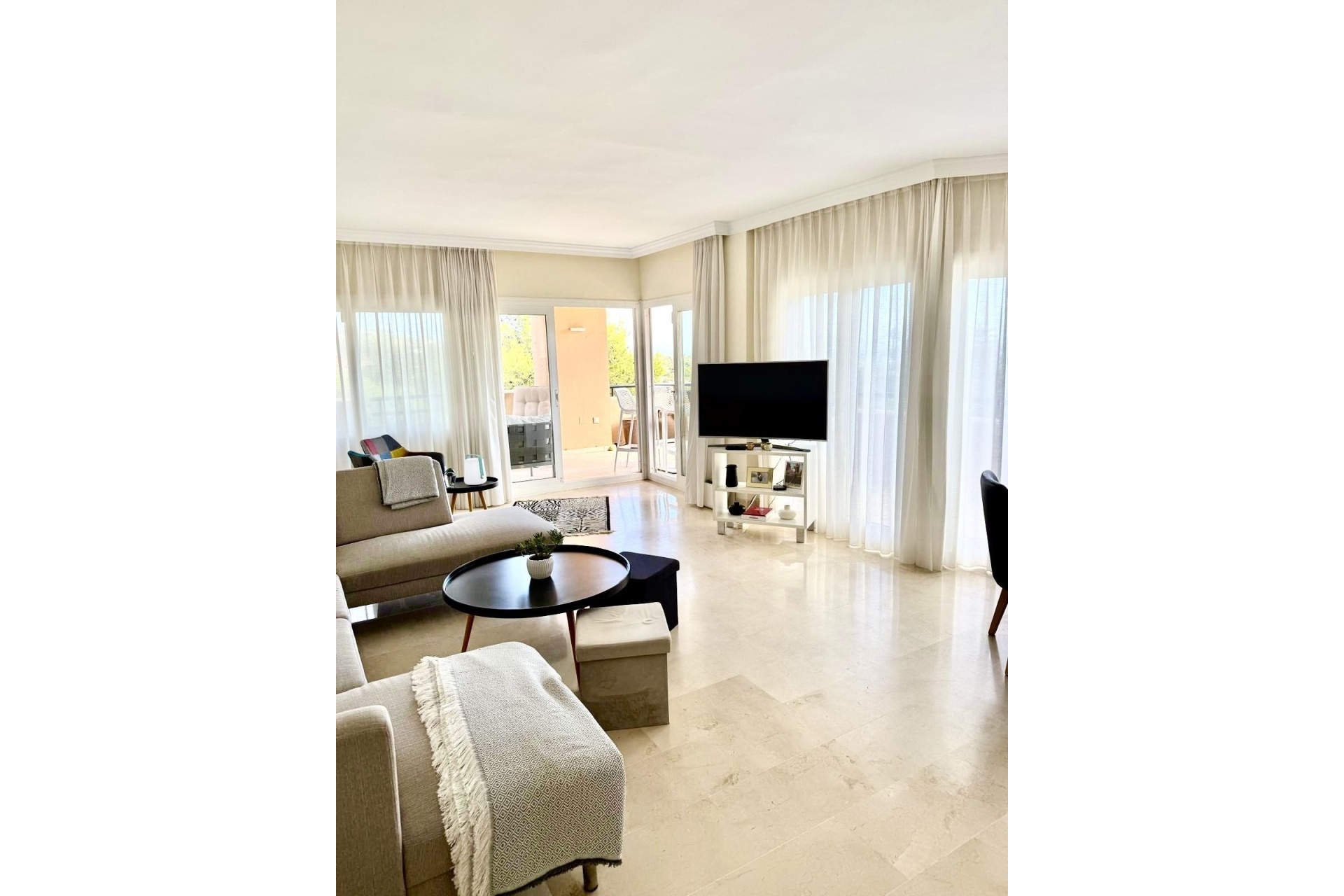 Resale - apartment - Marbella - Elviria