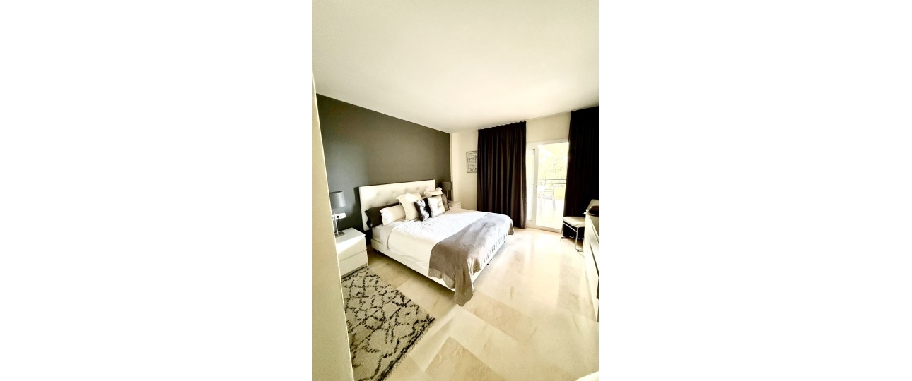 Resale - apartment - Marbella - Elviria