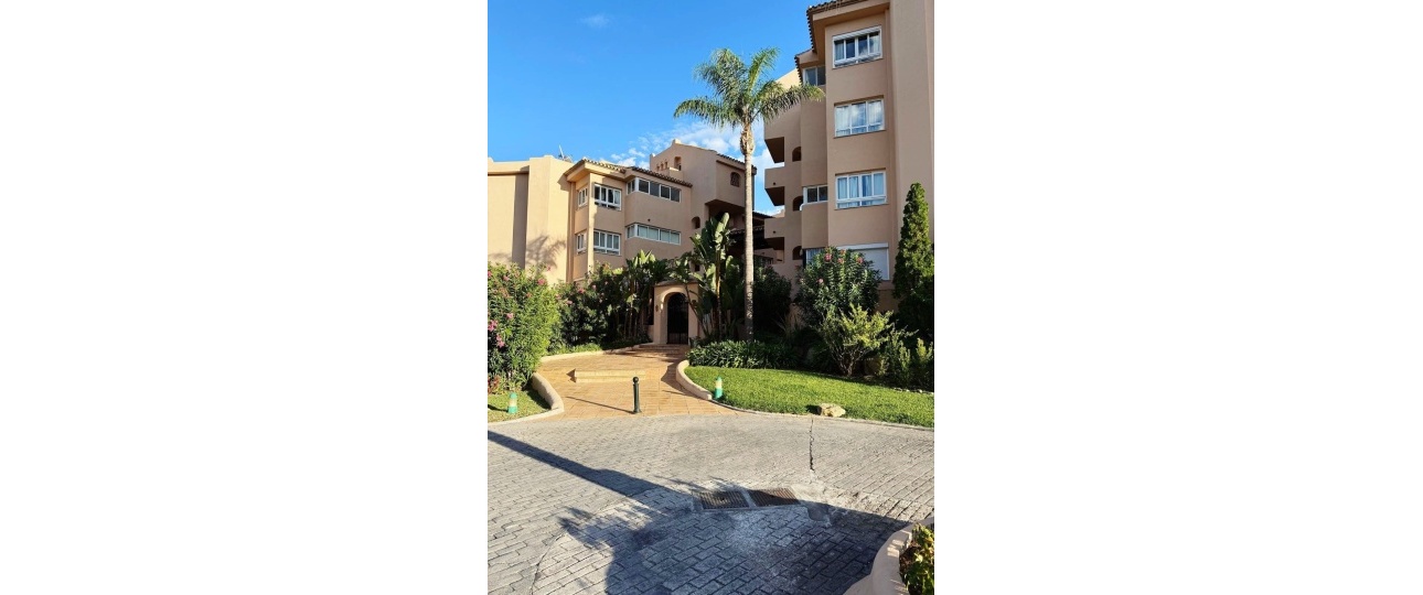 Resale - apartment - Marbella - Elviria