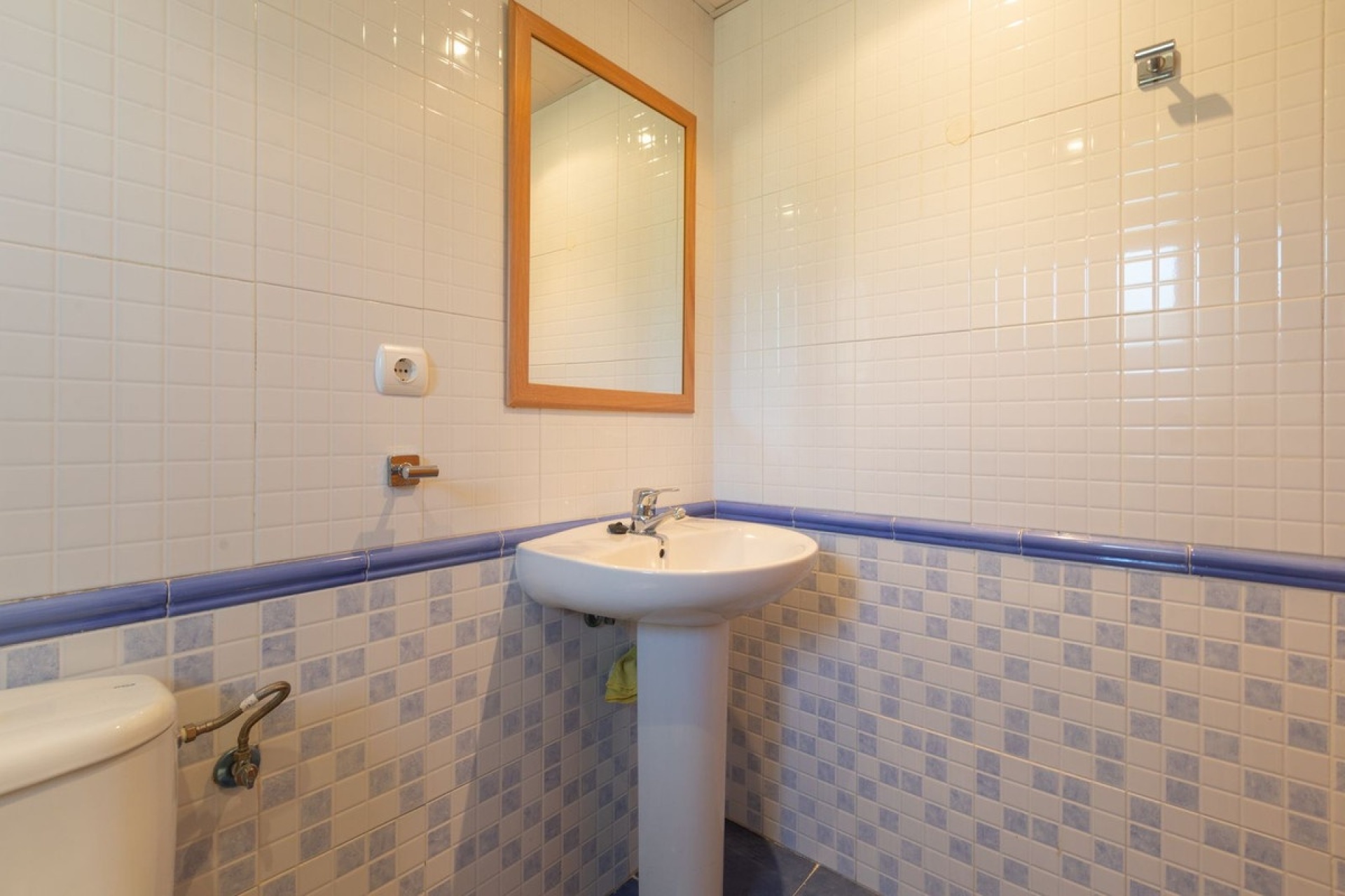 Resale - apartment - Marbella - Elviria