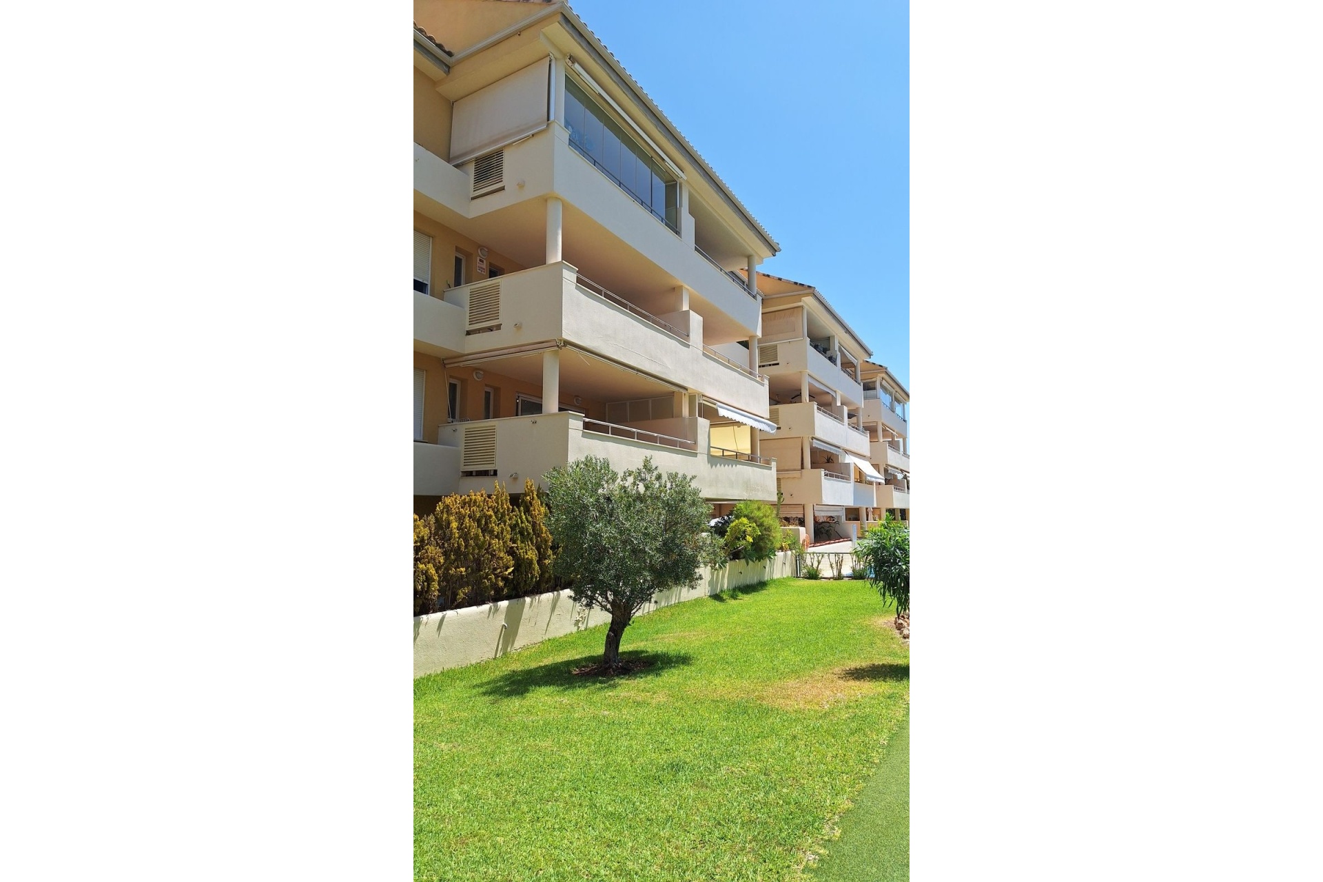 Resale - apartment - Marbella - Elviria