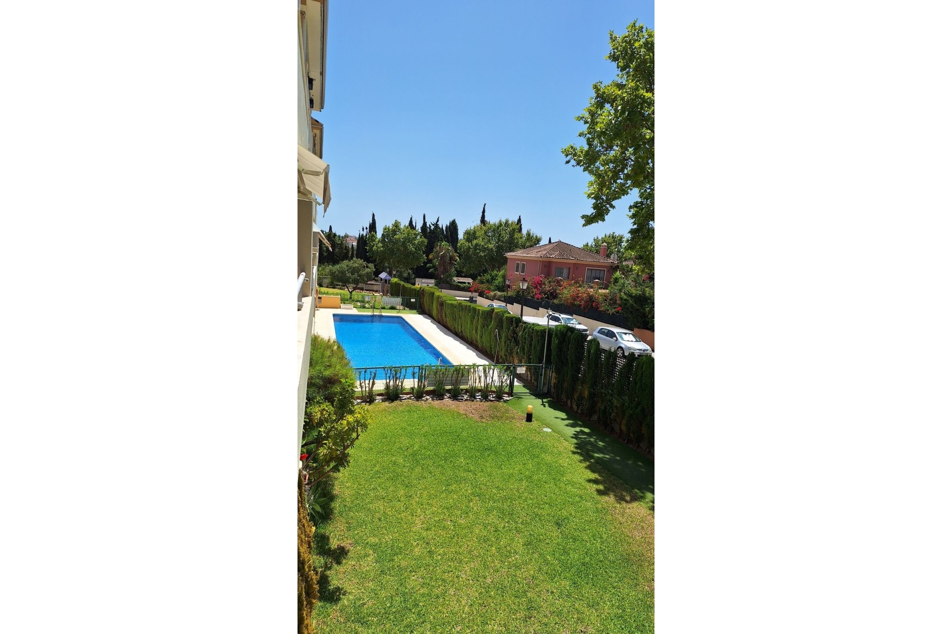 Resale - apartment - Marbella - Elviria