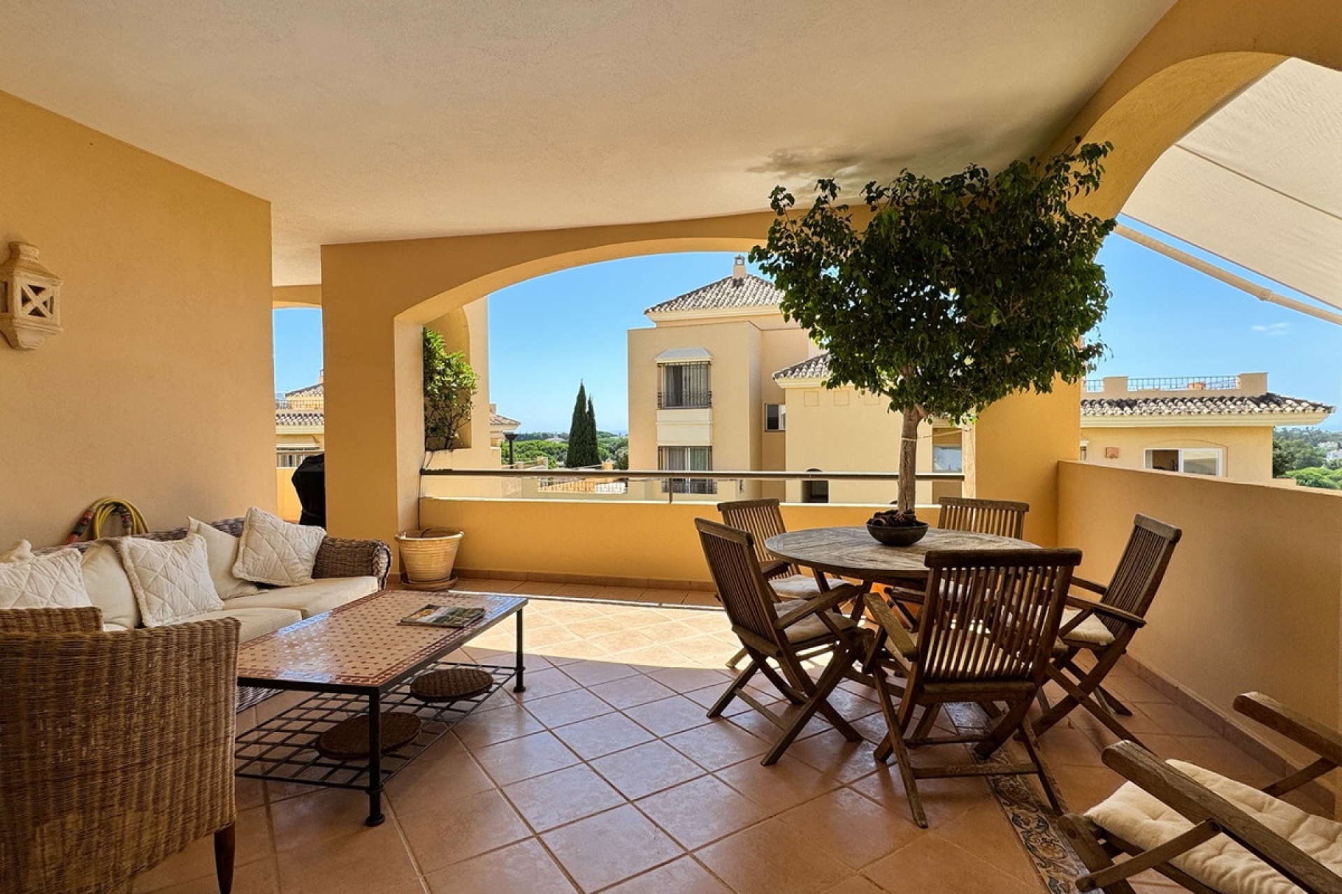 Resale - apartment - Marbella - Elviria