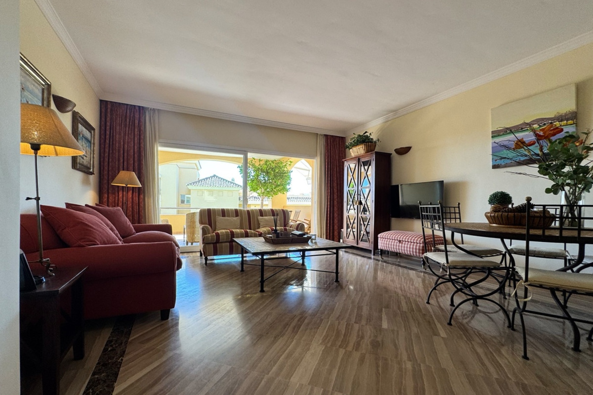 Resale - apartment - Marbella - Elviria