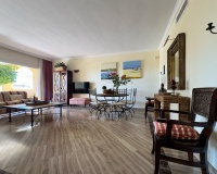 Resale - apartment - Marbella - Elviria