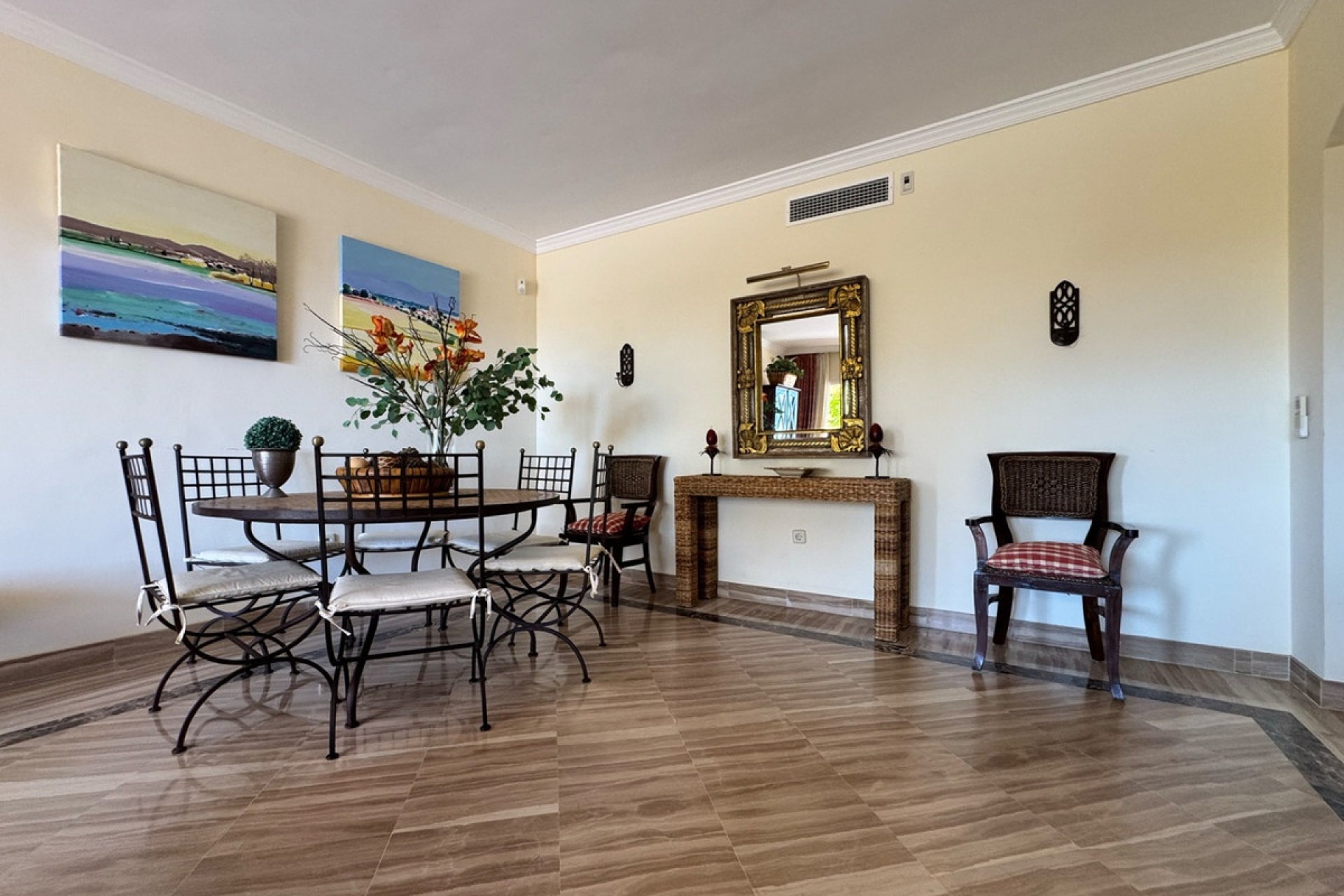 Resale - apartment - Marbella - Elviria
