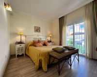 Resale - apartment - Marbella - Elviria