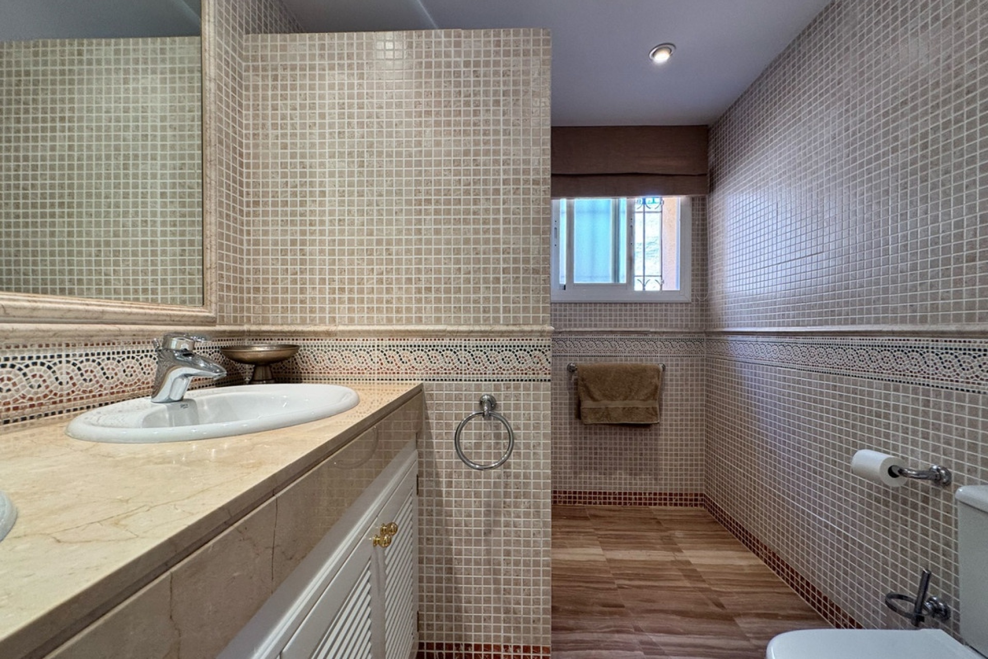 Resale - apartment - Marbella - Elviria