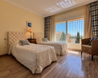 Resale - apartment - Marbella - Elviria