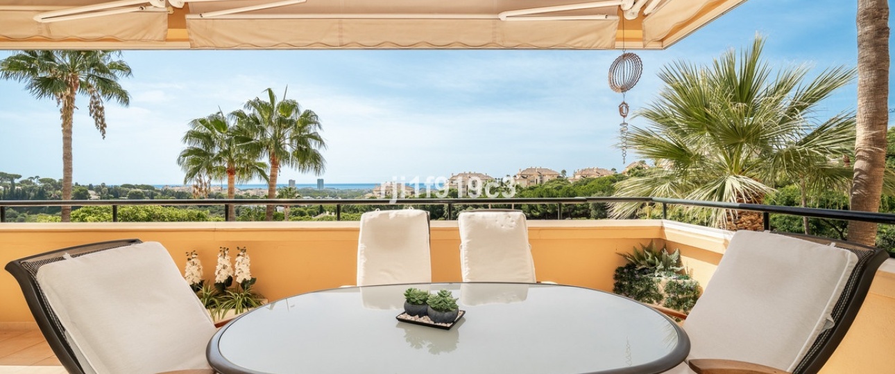 Resale - apartment - Marbella - Elviria