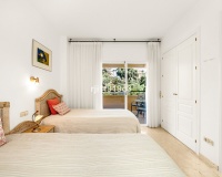 Resale - apartment - Marbella - Elviria