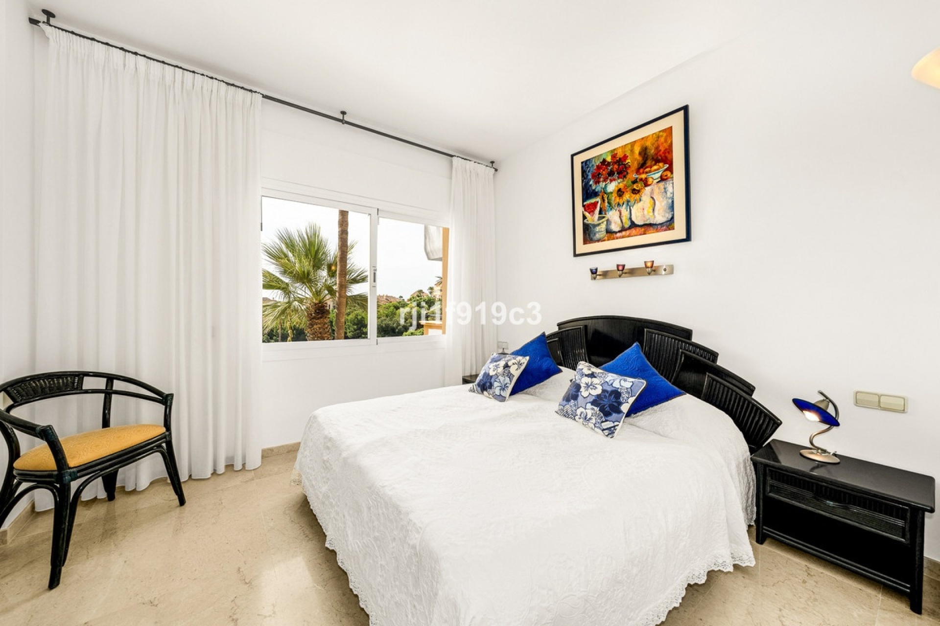 Resale - apartment - Marbella - Elviria