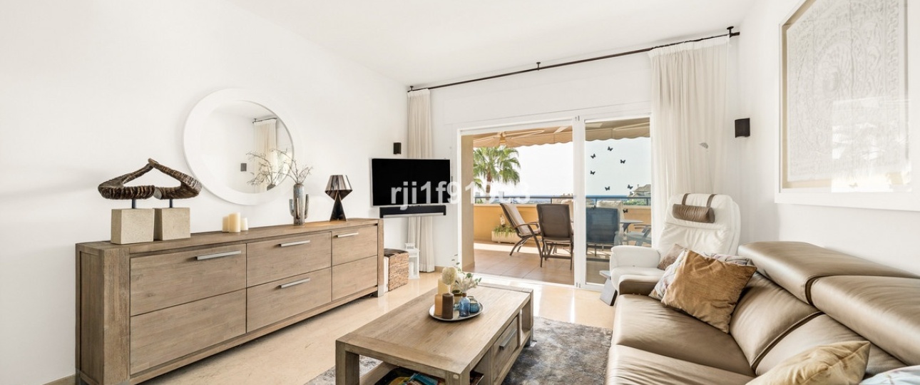 Resale - apartment - Marbella - Elviria