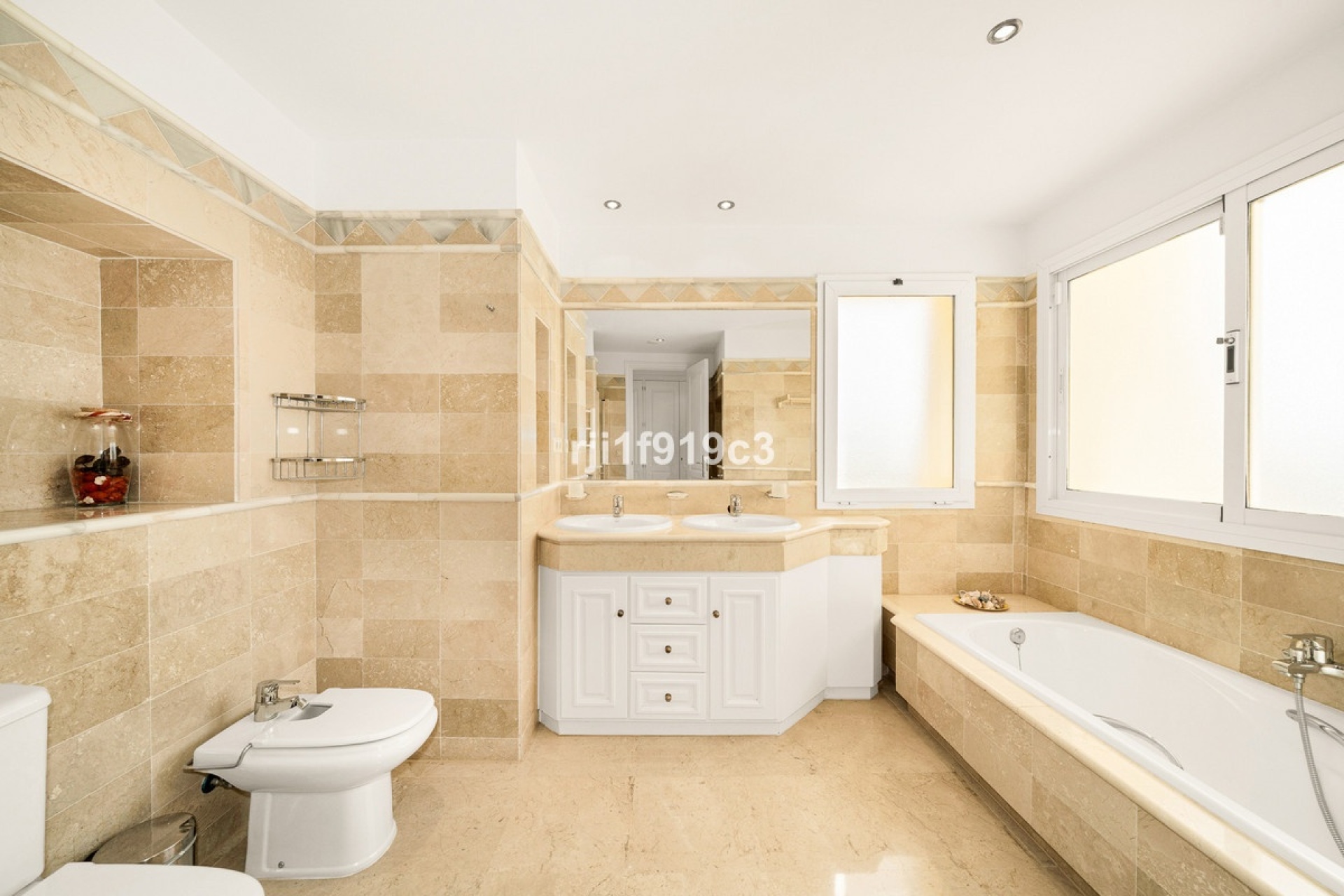 Resale - apartment - Marbella - Elviria