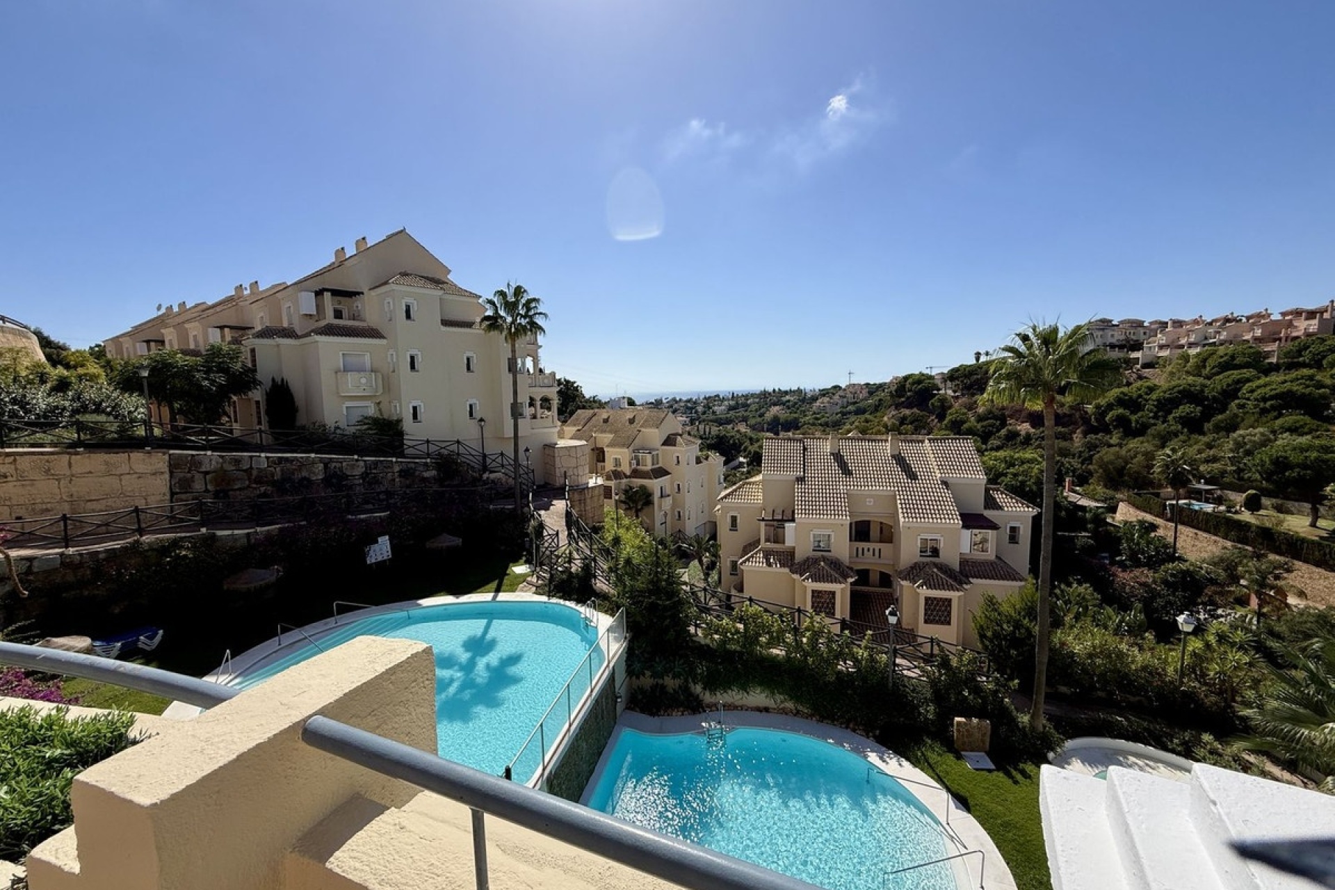 Resale - apartment - Marbella - Elviria