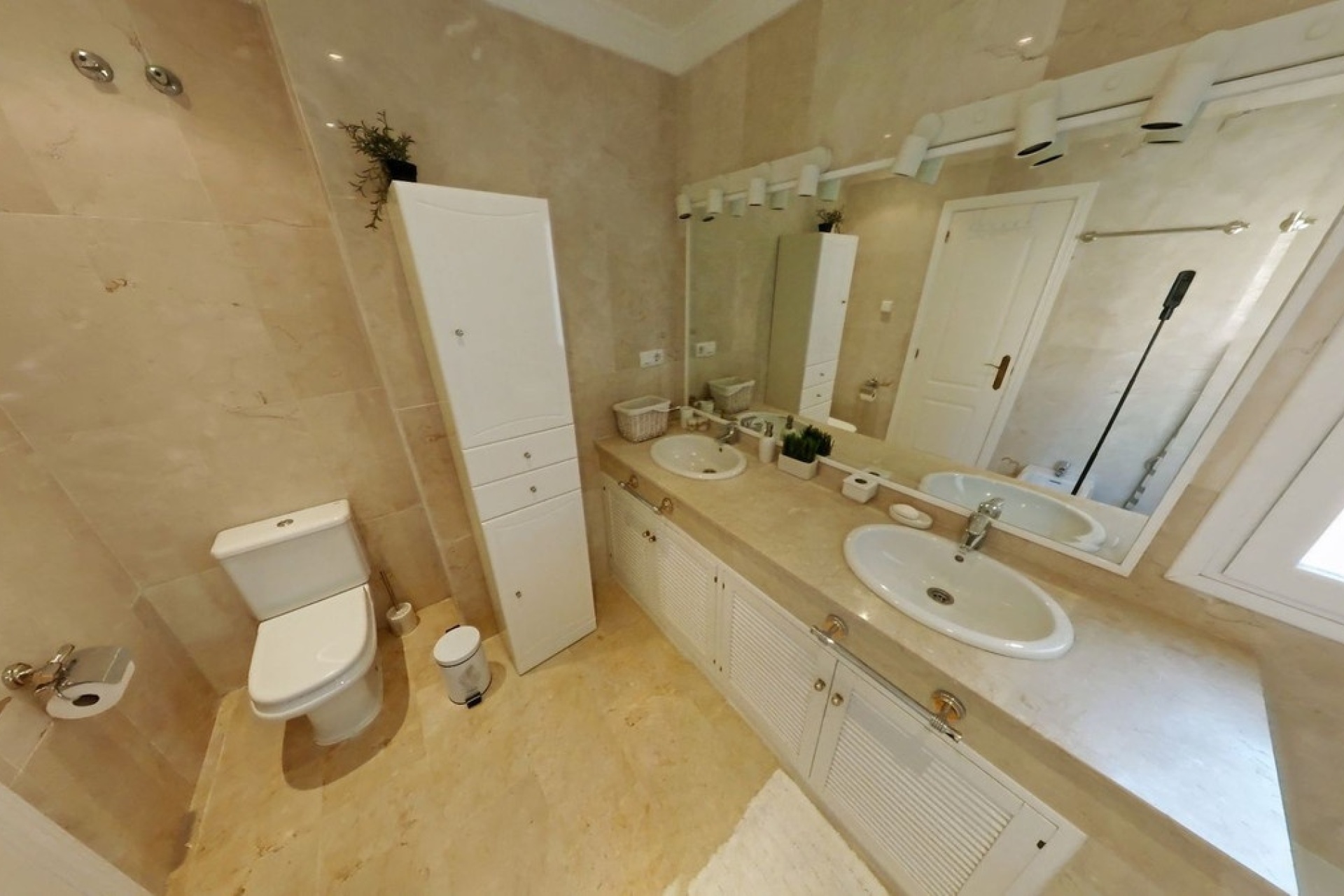 Resale - apartment - Marbella - Elviria