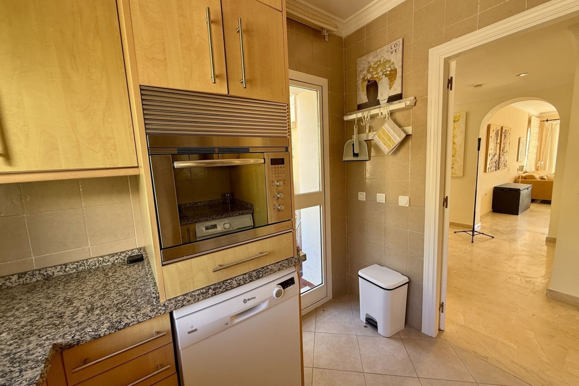 Resale - apartment - Marbella - Elviria