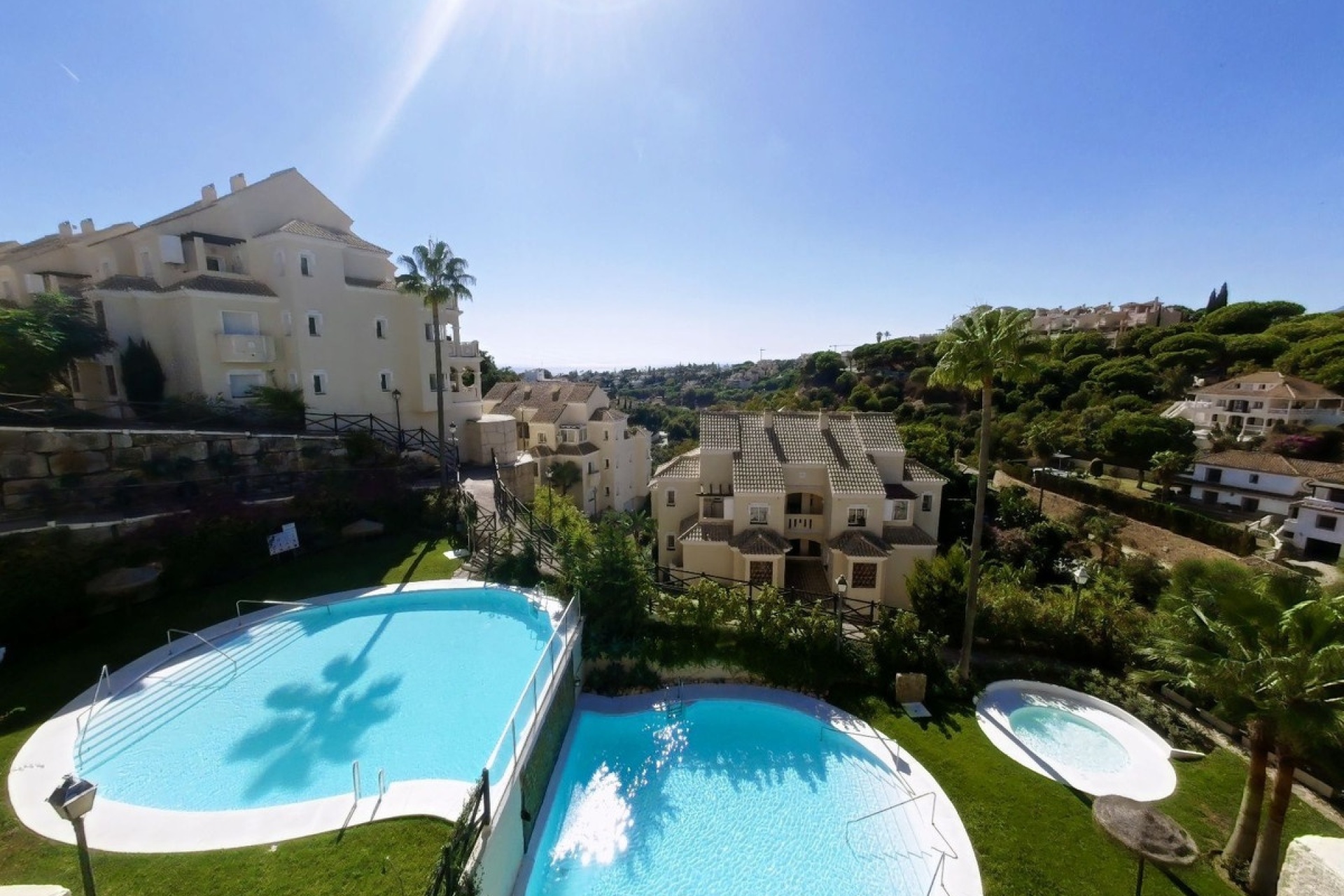 Resale - apartment - Marbella - Elviria