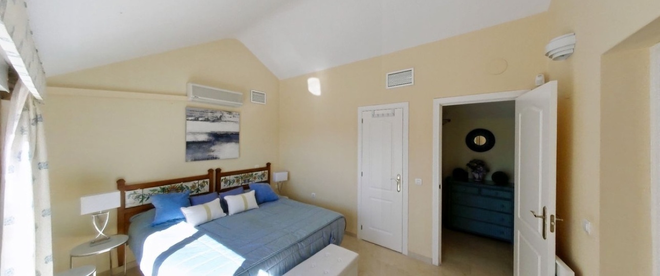 Resale - apartment - Marbella - Elviria