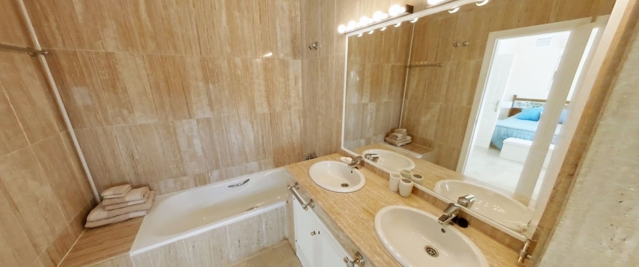 Resale - apartment - Marbella - Elviria