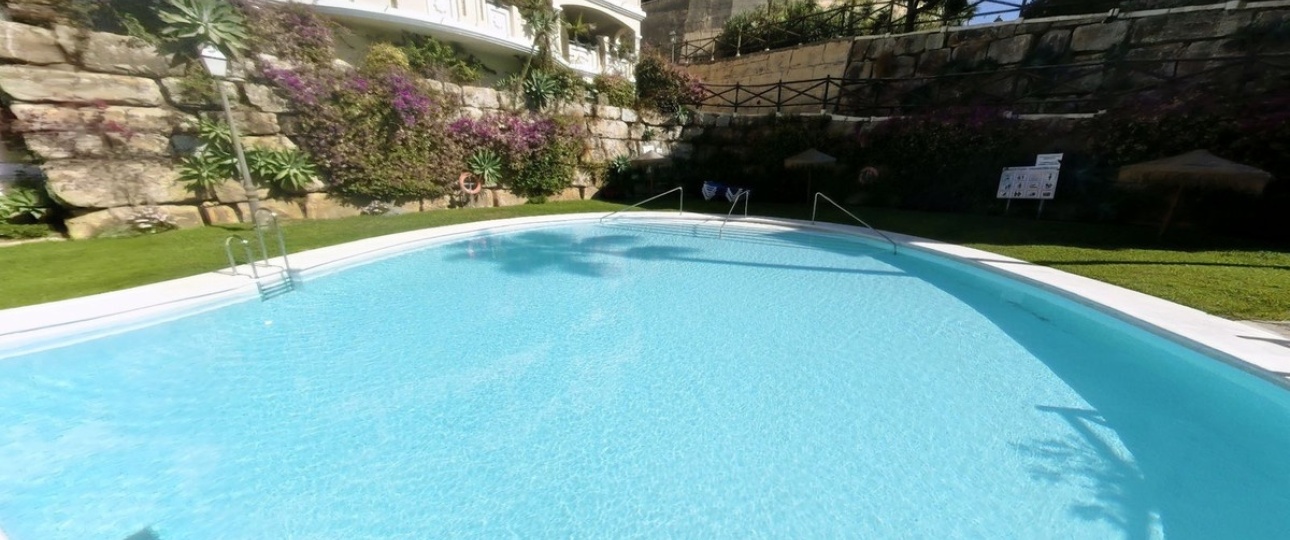 Resale - apartment - Marbella - Elviria