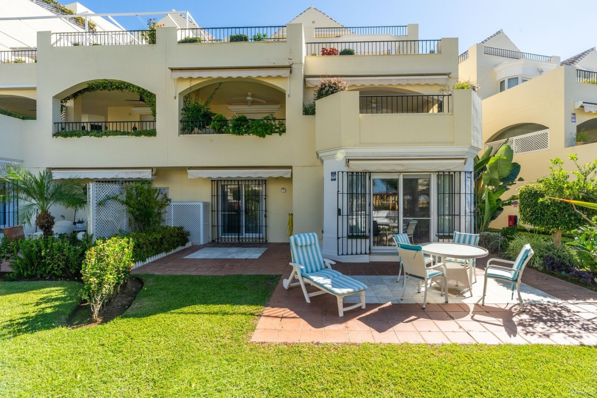 Resale - apartment - Marbella - Elviria