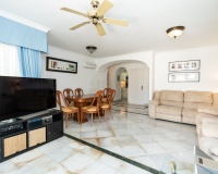 Resale - apartment - Marbella - Elviria