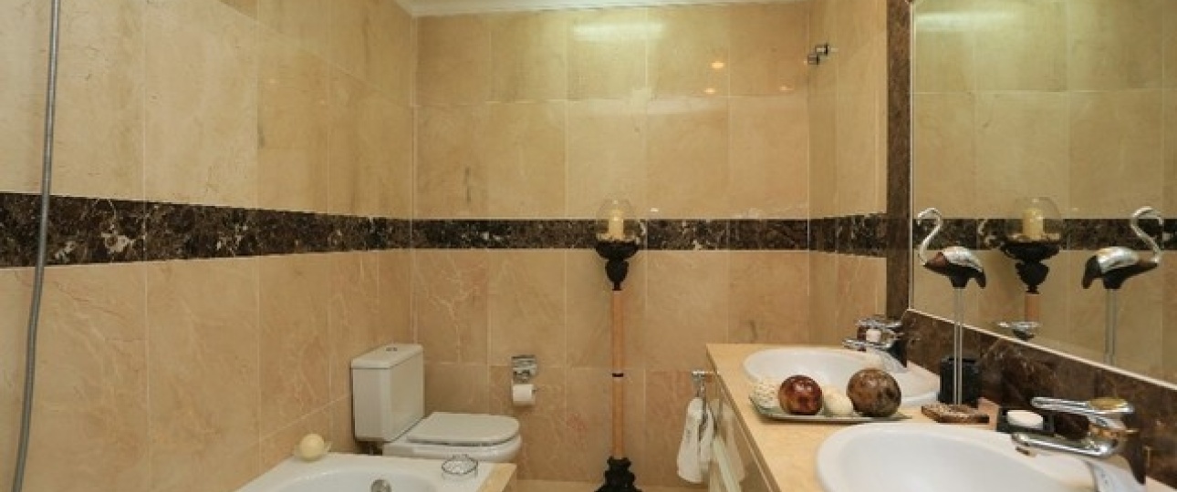 Resale - apartment - Marbella - Elviria