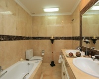 Resale - apartment - Marbella - Elviria