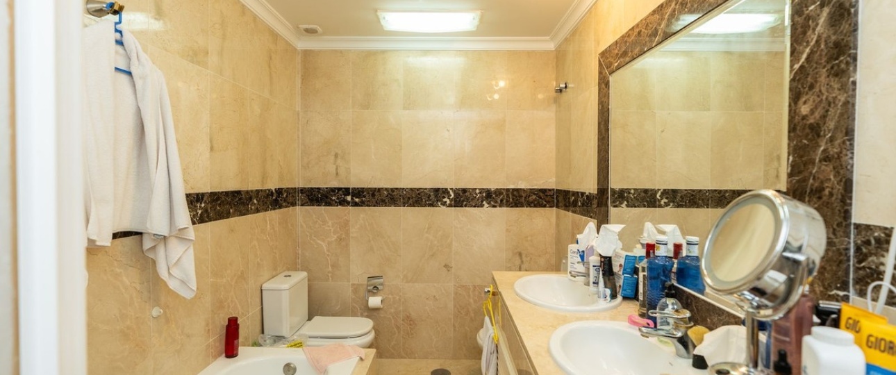 Resale - apartment - Marbella - Elviria