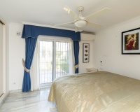 Resale - apartment - Marbella - Elviria
