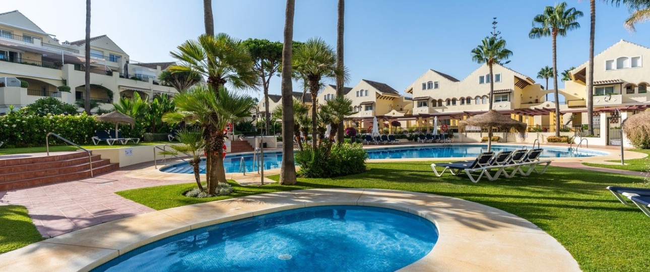 Resale - apartment - Marbella - Elviria