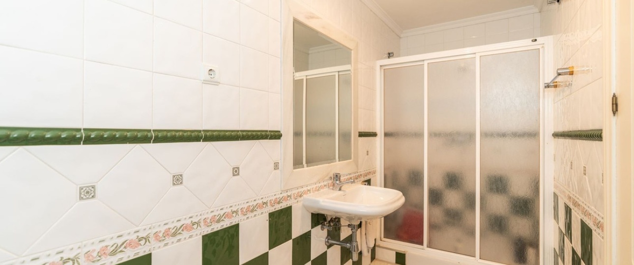 Resale - apartment - Marbella - Elviria