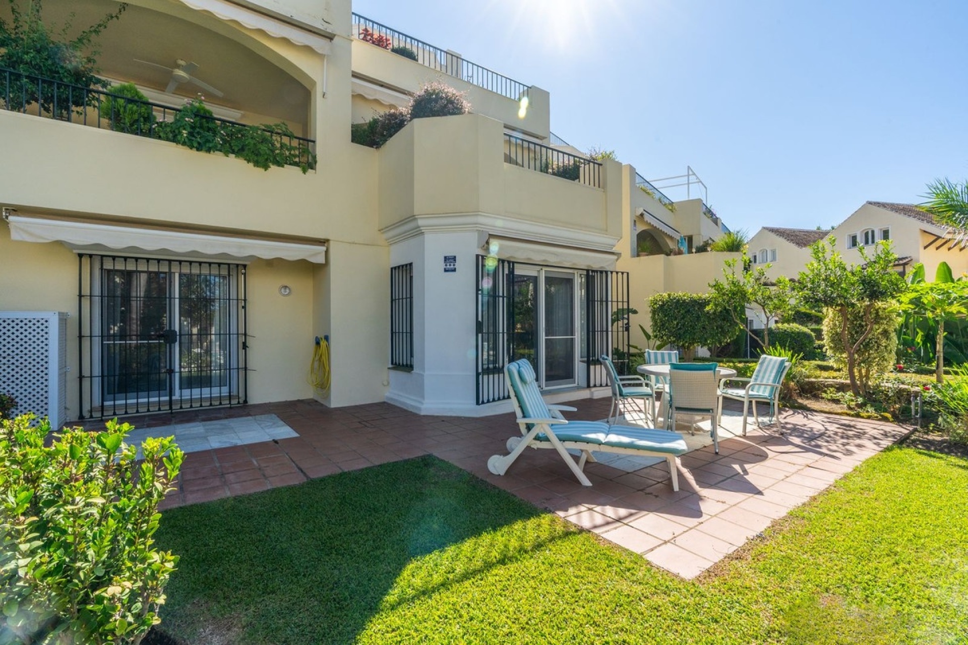 Resale - apartment - Marbella - Elviria