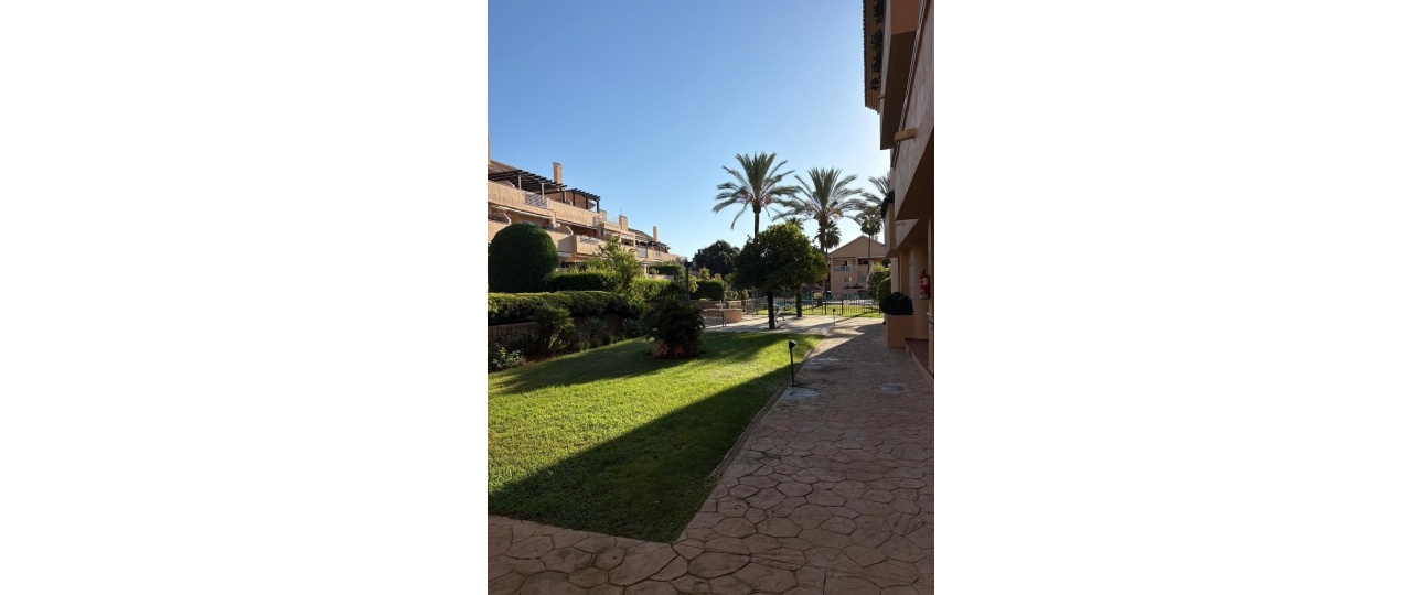 Resale - apartment - Marbella - Elviria