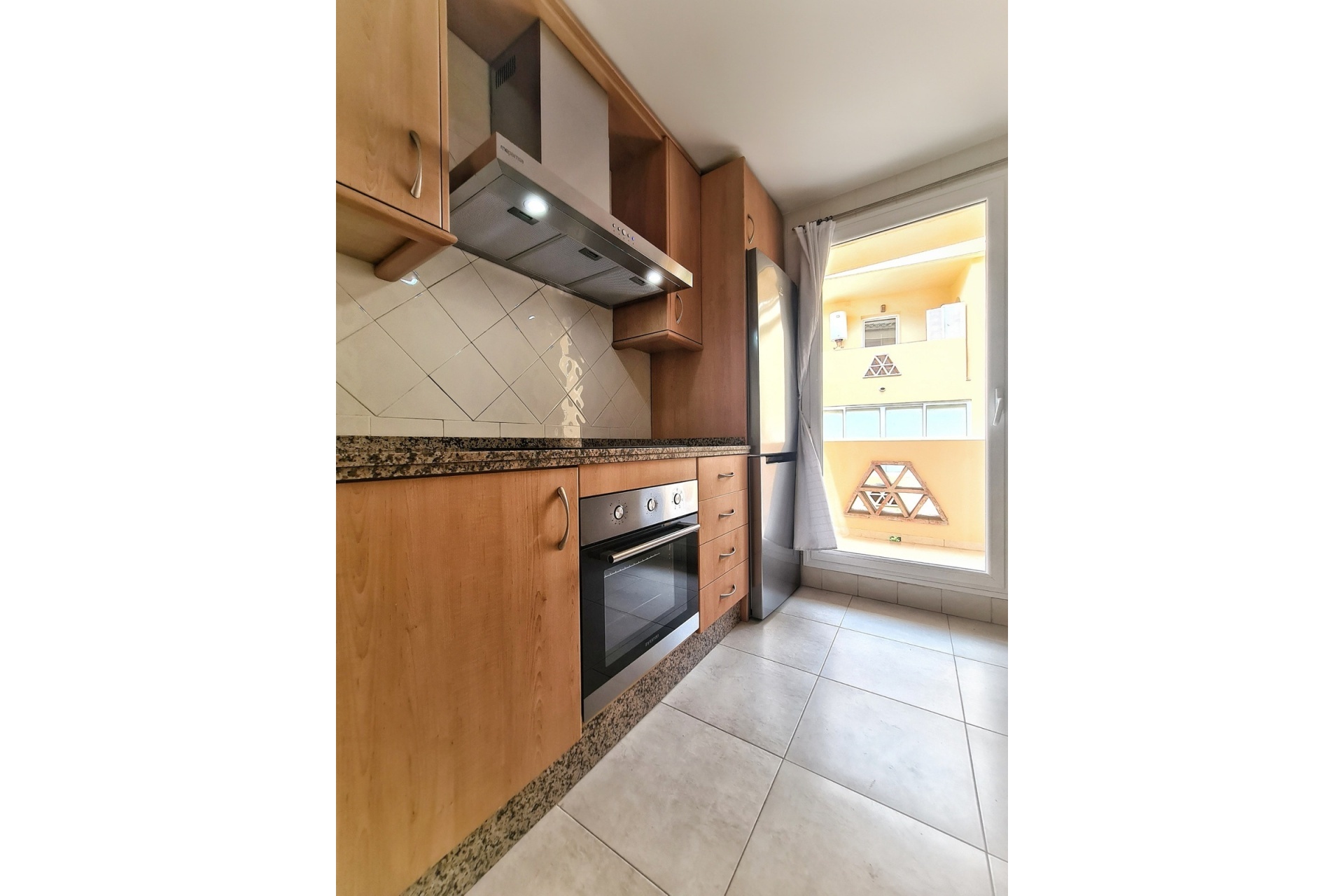 Resale - apartment - Marbella - Elviria