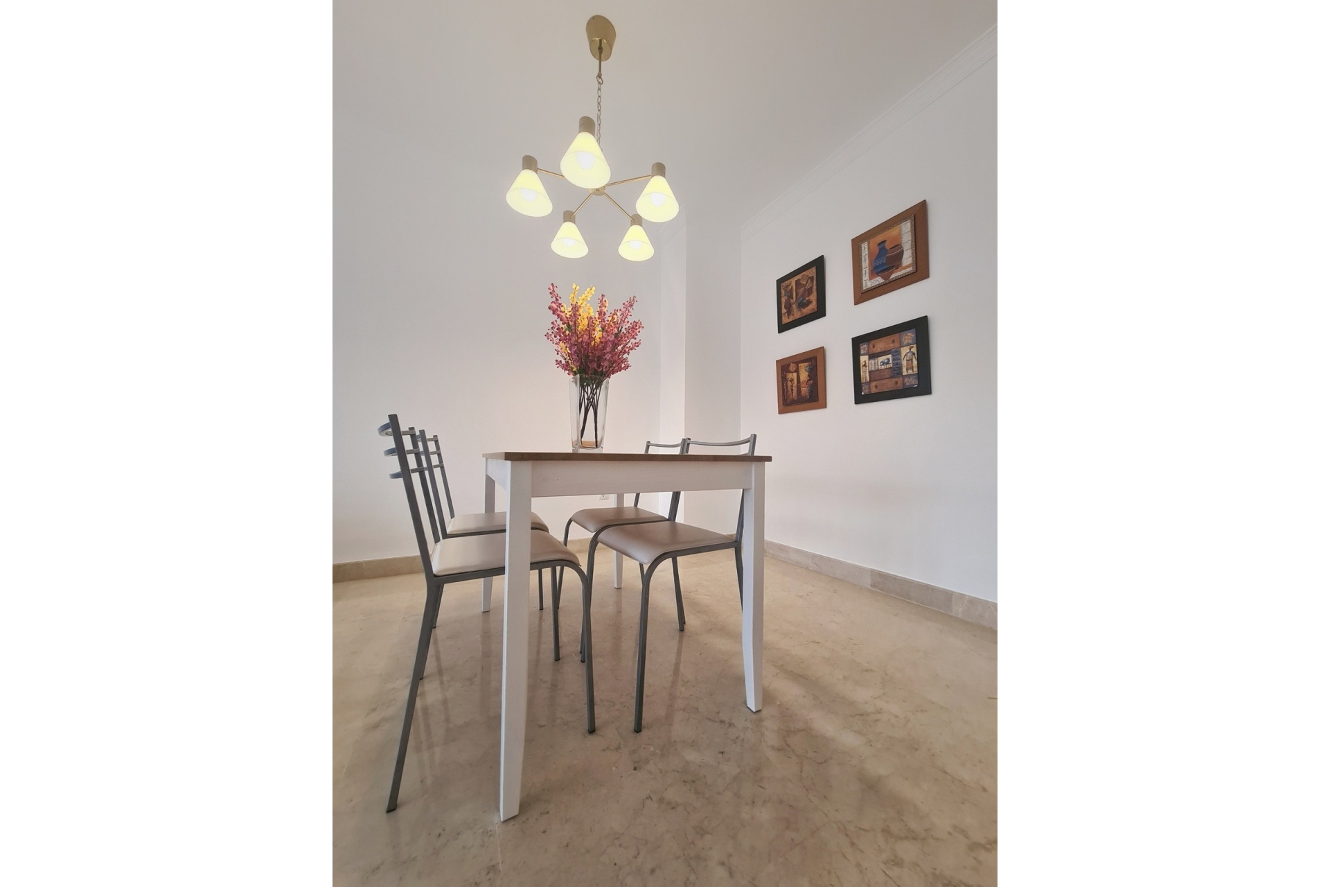 Resale - apartment - Marbella - Elviria
