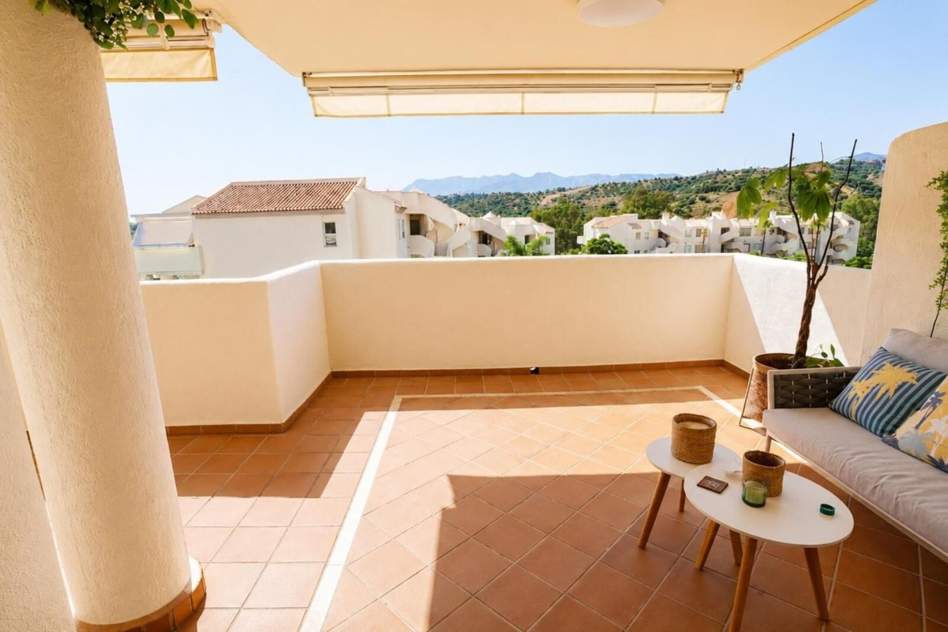 Resale - apartment - Marbella - Elviria