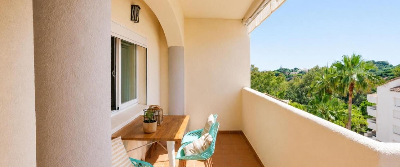 Resale - apartment - Marbella - Elviria
