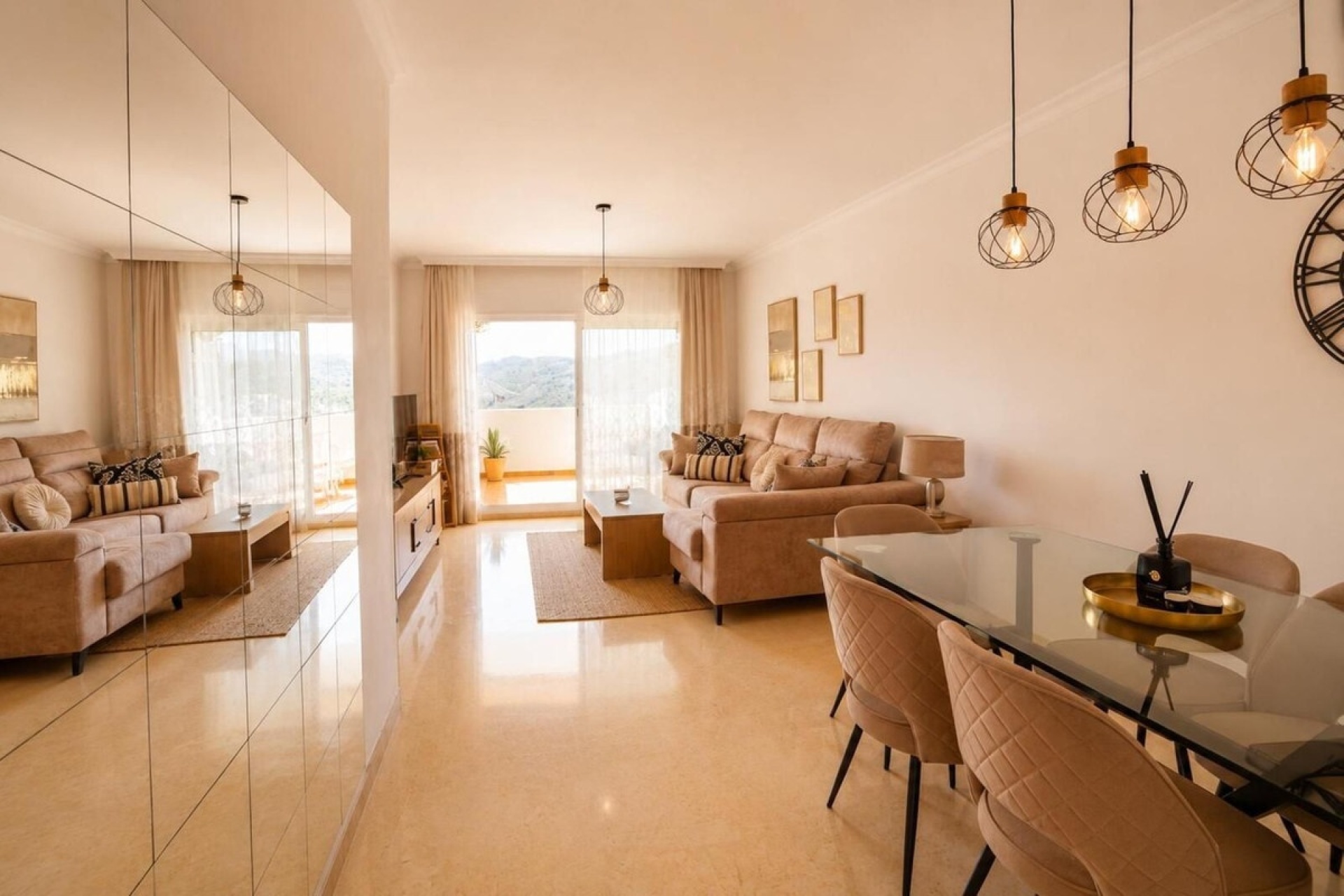 Resale - apartment - Marbella - Elviria
